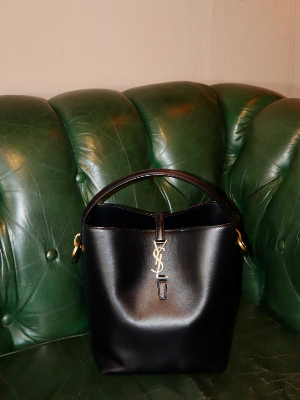 Bucket Saint Laurent Le37