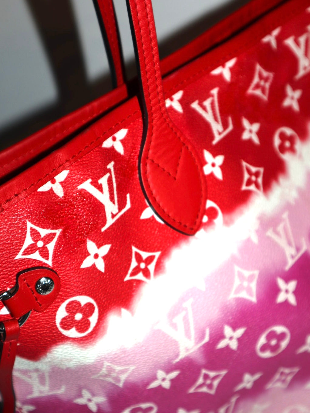 Louis Vuitton Neverfull MM escale