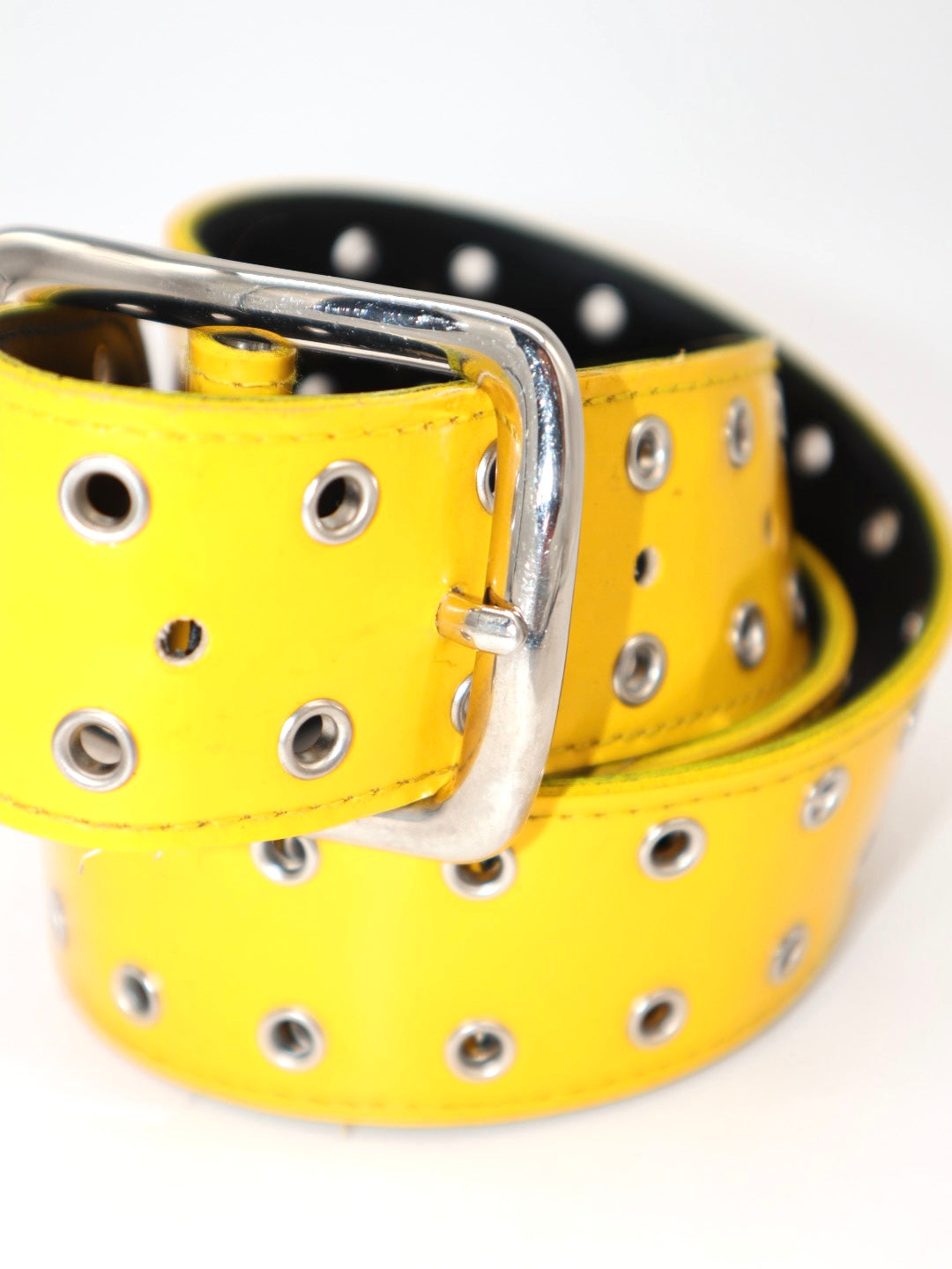 Cinto amarillo Y2k
